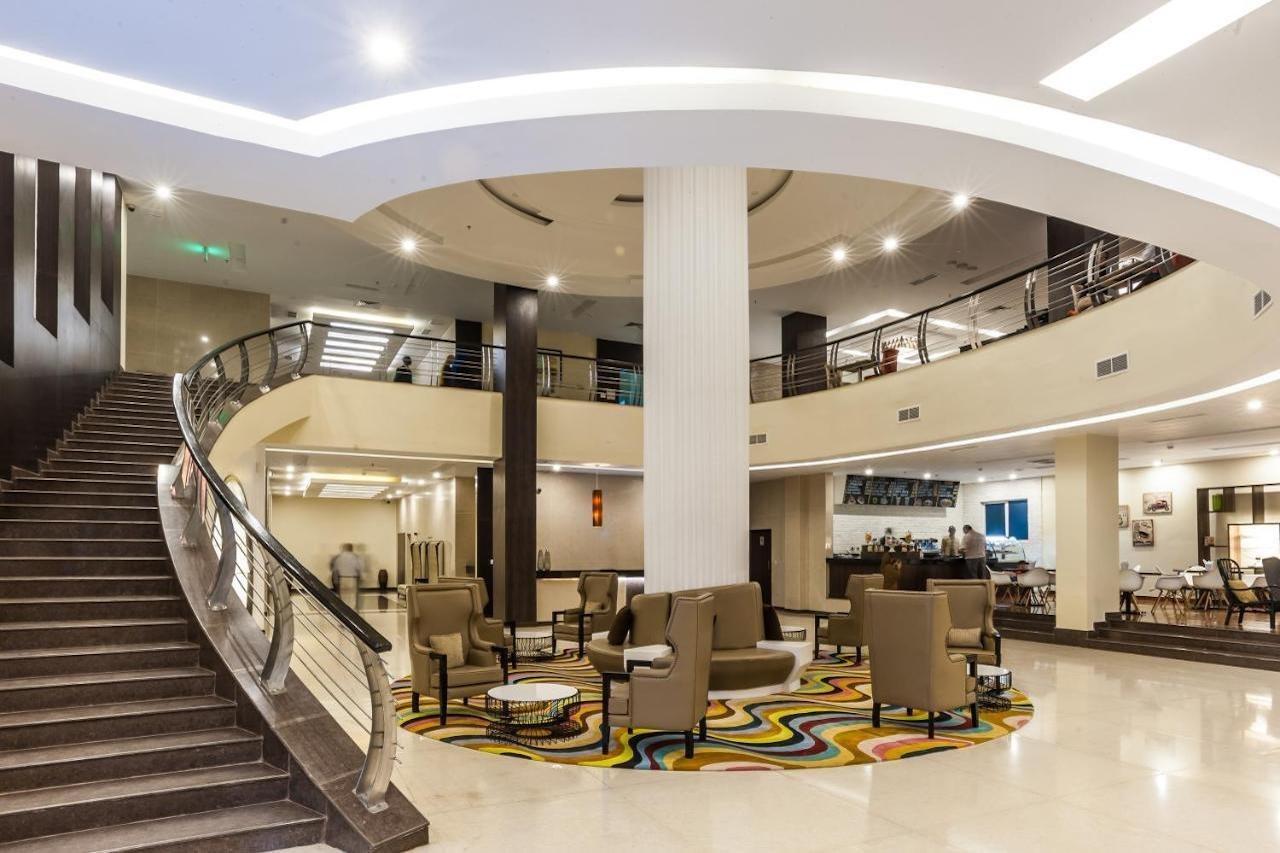 Acacia Premier Hotel Кисуму Экстерьер фото