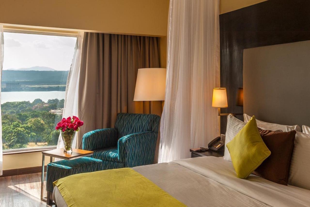 Acacia Premier Hotel Кисуму Экстерьер фото