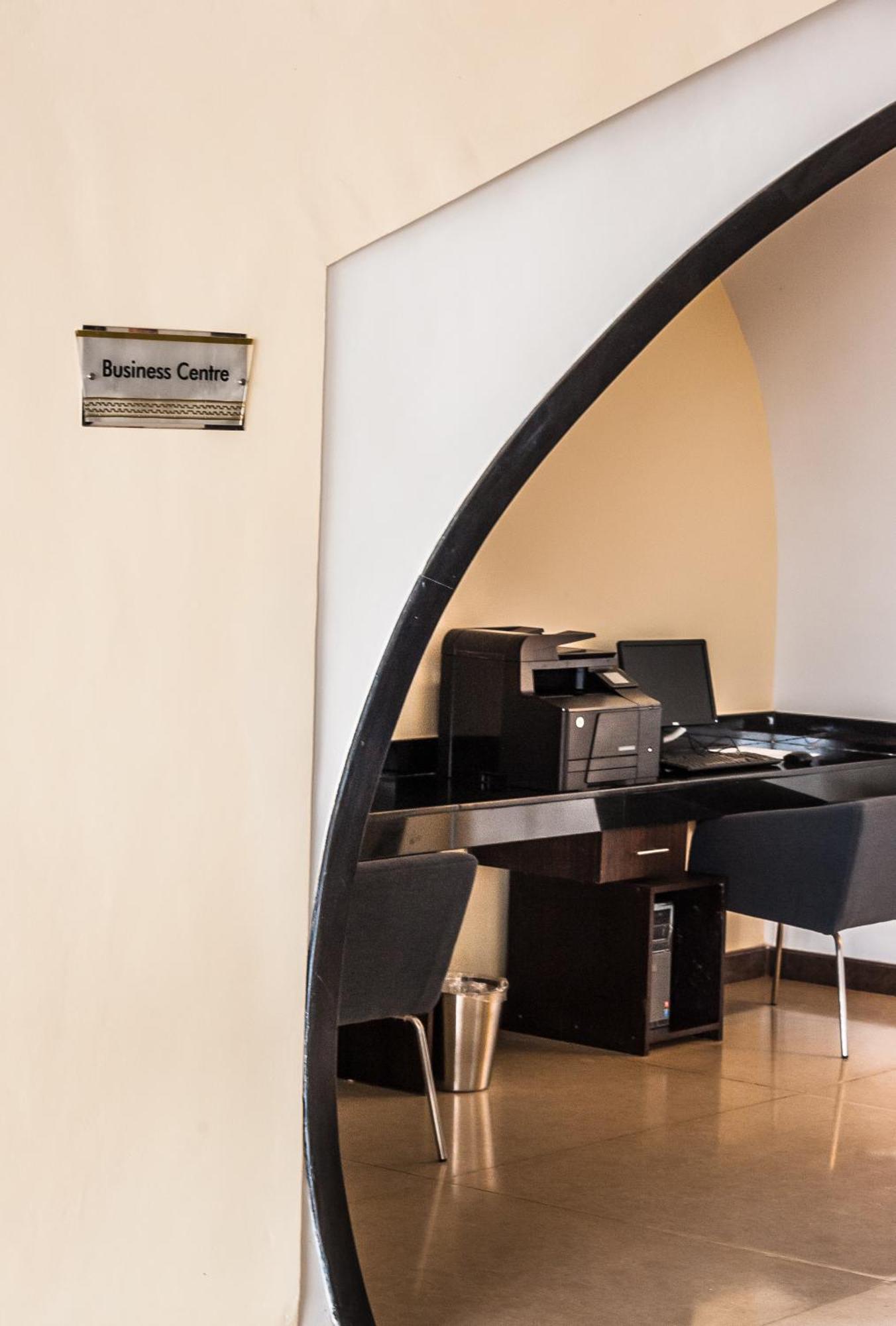 Acacia Premier Hotel Кисуму Экстерьер фото