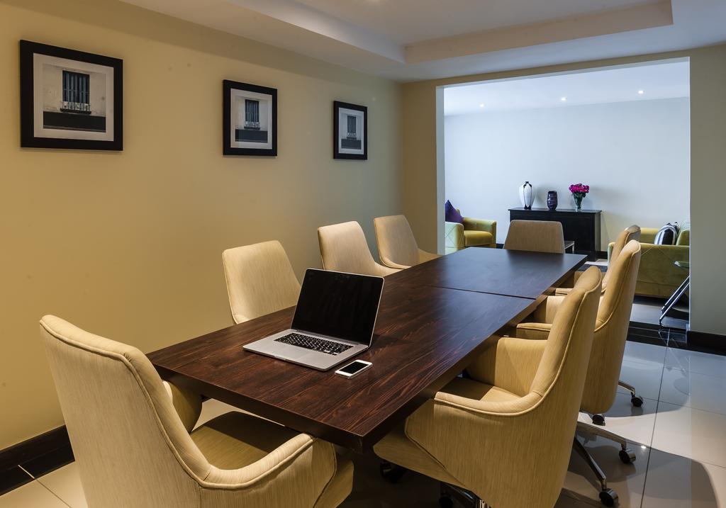 Acacia Premier Hotel Кисуму Экстерьер фото