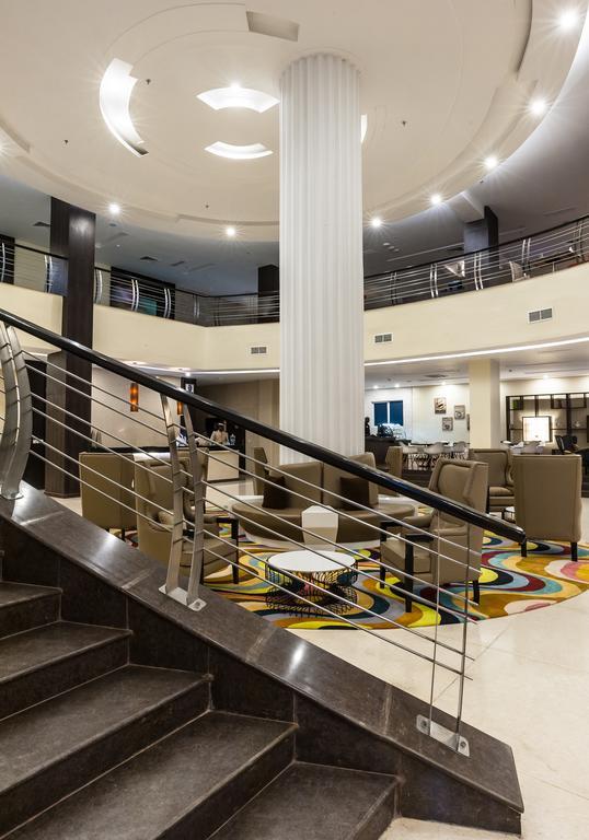 Acacia Premier Hotel Кисуму Экстерьер фото