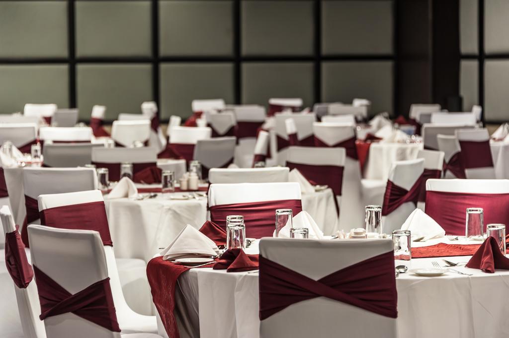 Acacia Premier Hotel Кисуму Экстерьер фото